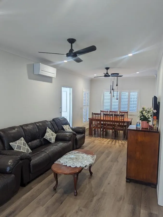 Immaculate 2-Beds Entire House Chermside Μπρίσμπεϊν Σπίτι διακοπών