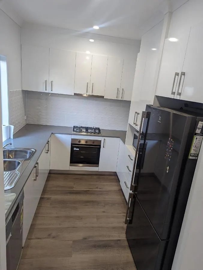 Immaculate 2-Beds Entire House Chermside Μπρίσμπεϊν